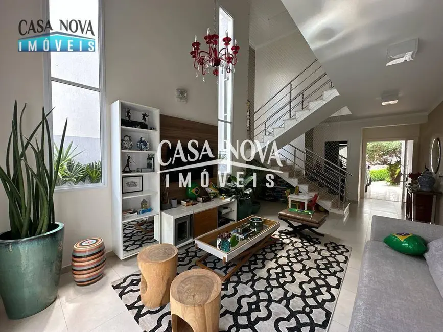 Foto 3 de Casa de Condomínio com 3 quartos à venda, 250m2 em Vinhedo - SP