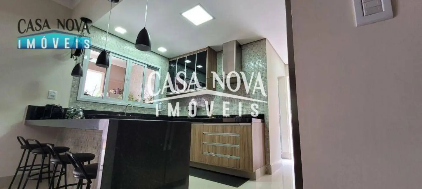 Foto 2 de Casa de Condomínio com 3 quartos à venda, 250m2 em Vinhedo - SP