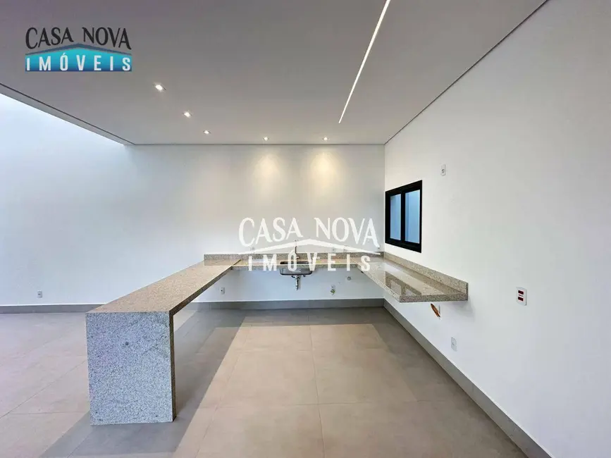 Foto 6 de Casa com 3 quartos à venda, 250m2 em Centro, Vinhedo - SP