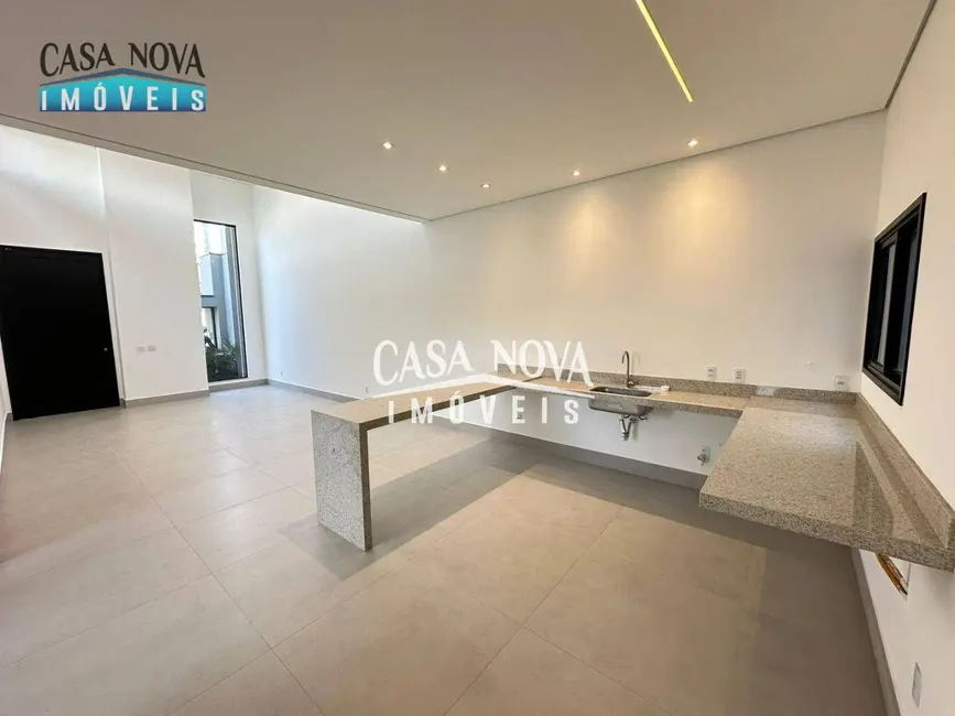 Foto 8 de Casa com 3 quartos à venda, 250m2 em Centro, Vinhedo - SP