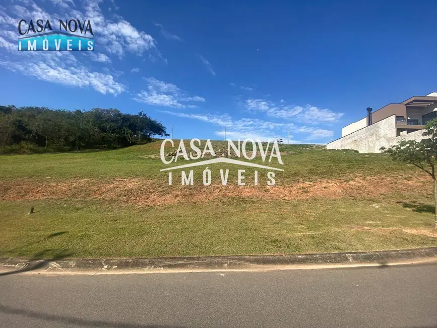Foto 1 de Terreno / Lote à venda, 599m2 em Louveira - SP