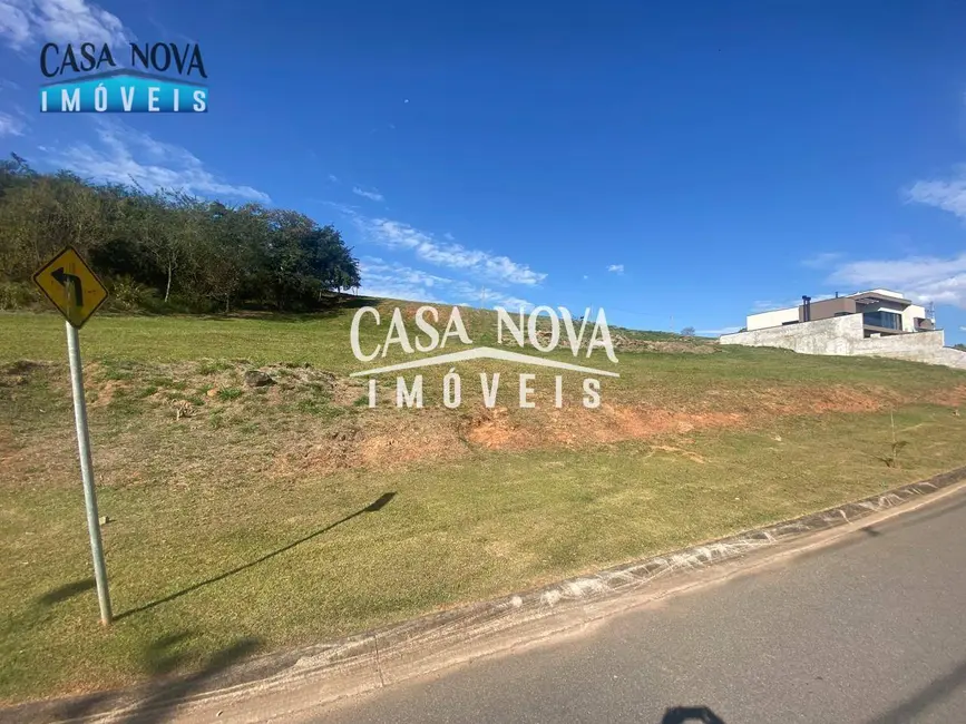 Foto 1 de Terreno / Lote à venda, 654m2 em Louveira - SP