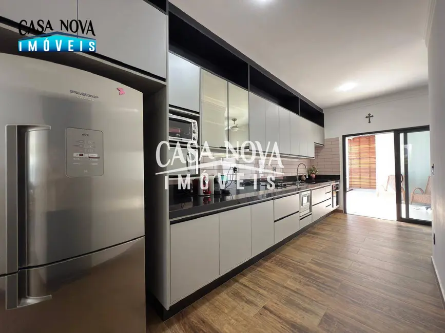 Foto 8 de Casa de Condomínio com 3 quartos à venda, 345m2 em Louveira - SP