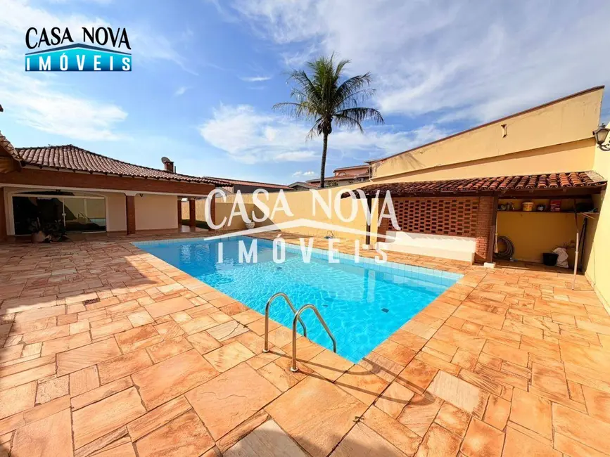 Foto 6 de Casa de Condomínio com 3 quartos à venda e para alugar, 800m2 em Vinhedo - SP