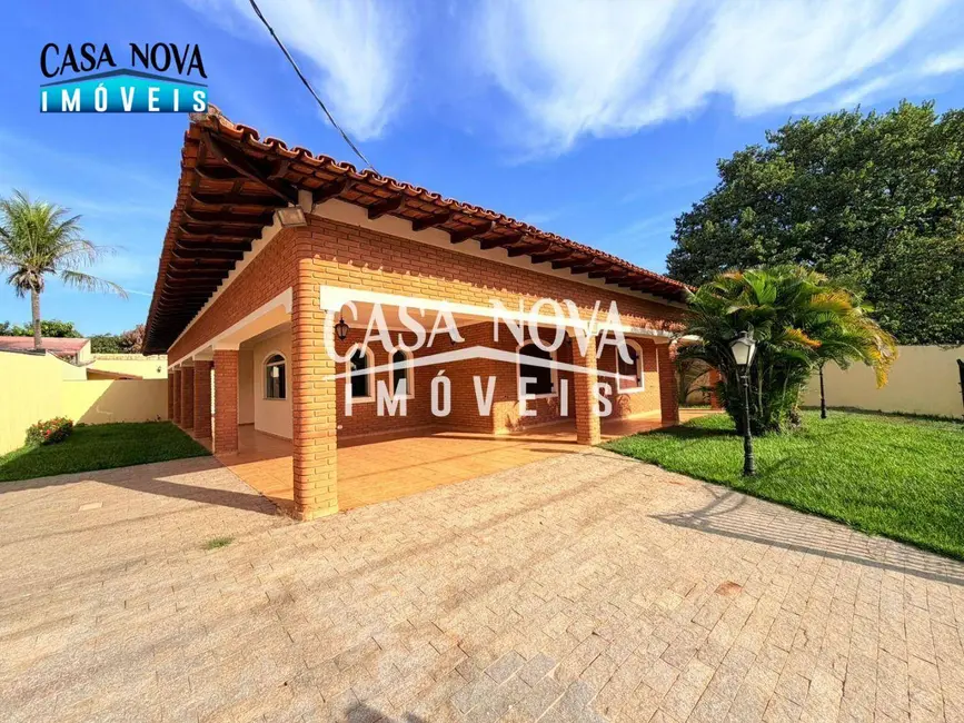 Foto 2 de Casa de Condomínio com 3 quartos à venda e para alugar, 800m2 em Vinhedo - SP