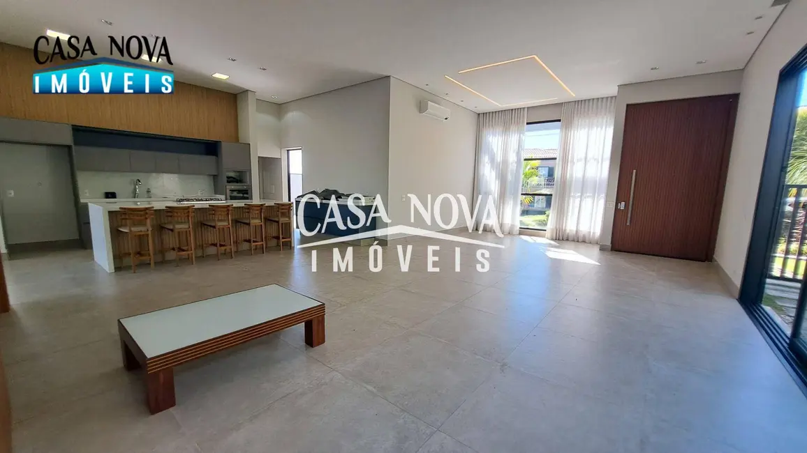 Foto 3 de Casa de Condomínio com 3 quartos à venda, 800m2 em Vinhedo - SP