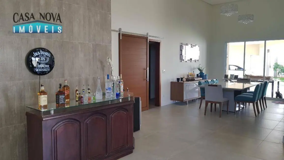 Foto 3 de Casa de Condomínio com 3 quartos à venda, 800m2 em Cachoeira, Vinhedo - SP