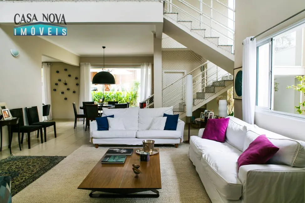 Casa de Condomínio com 3 quartos à venda e para alugar, 600m2 em Centro, Vinhedo - SP - imagem 5 Foto 5 de Casa de Condomínio com 3 quartos à venda e para alugar, 600m2 em Centro, Vinhedo - SP