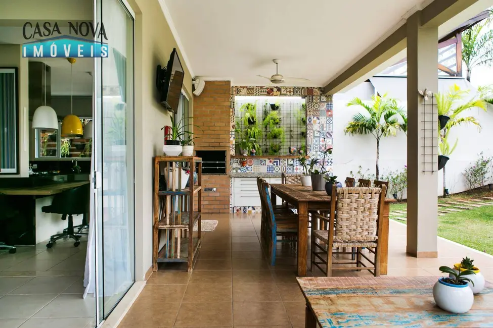 Casa de Condomínio com 3 quartos à venda e para alugar, 600m2 em Centro, Vinhedo - SP - imagem 8 Foto 8 de Casa de Condomínio com 3 quartos à venda e para alugar, 600m2 em Centro, Vinhedo - SP