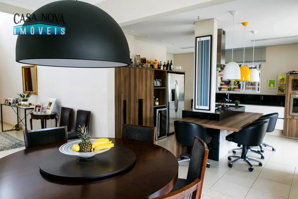 Casa de Condomínio com 3 quartos à venda e para alugar, 600m2 em Centro, Vinhedo - SP - imagem 6 Foto 6 de Casa de Condomínio com 3 quartos à venda e para alugar, 600m2 em Centro, Vinhedo - SP