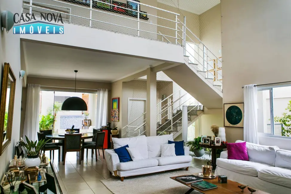 Casa de Condomínio com 3 quartos à venda e para alugar, 600m2 em Centro, Vinhedo - SP - imagem 3 Foto 3 de Casa de Condomínio com 3 quartos à venda e para alugar, 600m2 em Centro, Vinhedo - SP