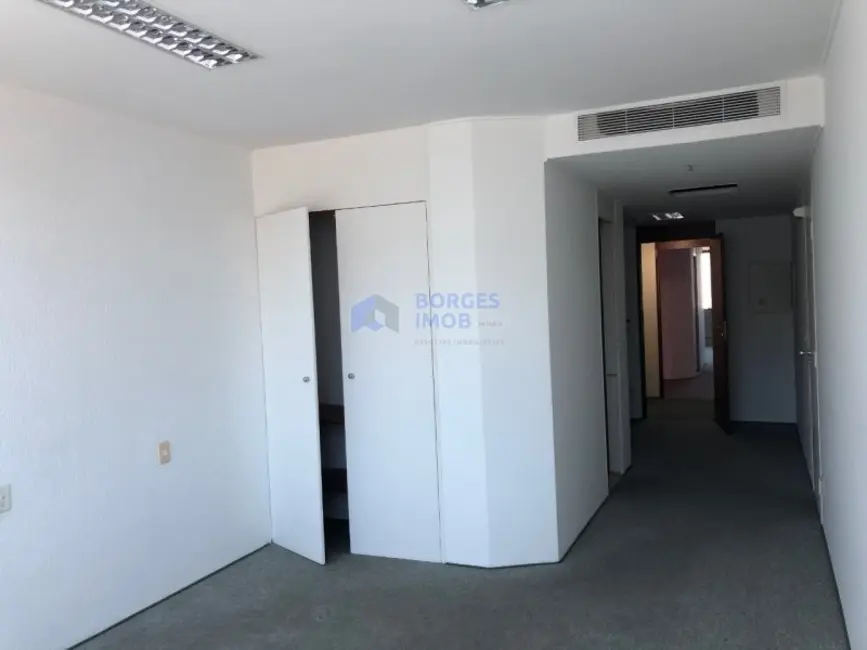 Sala Comercial para alugar, 416m2 em Centro, Campinas - SP - imagem 2 Foto 2 de Sala Comercial para alugar, 416m2 em Centro, Campinas - SP