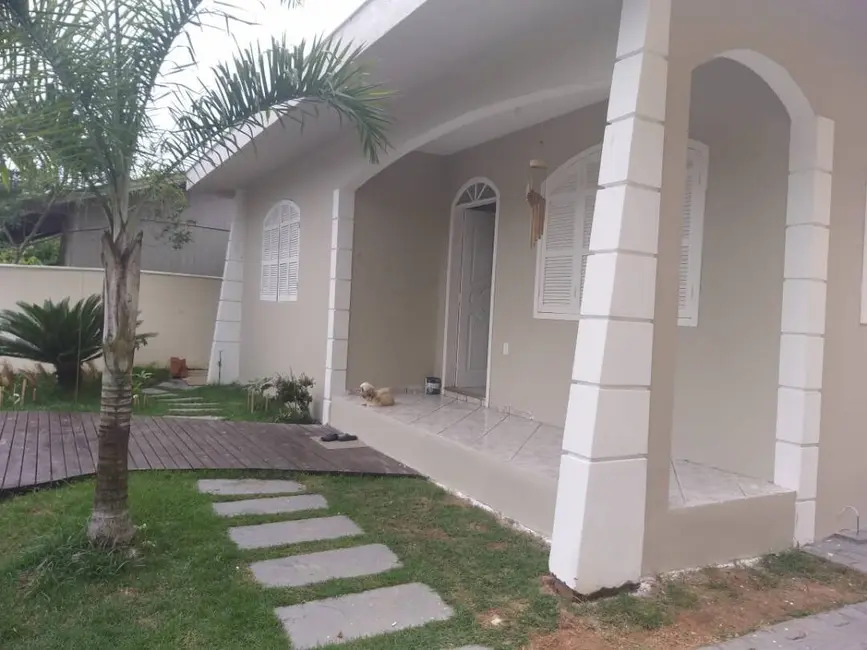 Foto 2 de Casa com 4 quartos à venda, 266m2 em Carianos, Florianopolis - SC
