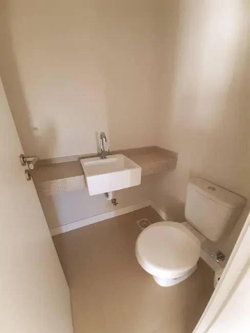 Apartamento com 2 quartos à venda, 86m2 em Centro, Florianopolis - SC - imagem 8 Foto 8 de Apartamento com 2 quartos à venda, 86m2 em Centro, Florianopolis - SC