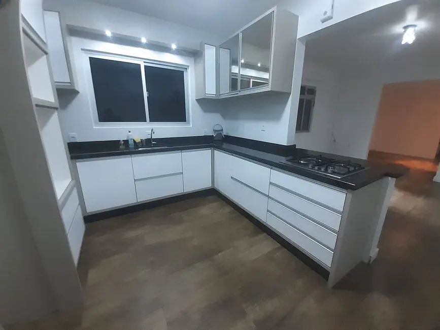 Foto 1 de Casa com 5 quartos à venda em Barreiros, Sao Jose - SC