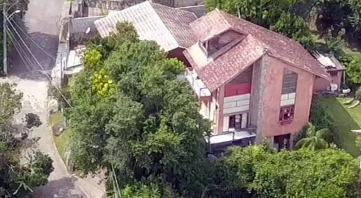 Foto 1 de Casa com 3 quartos à venda, 220m2 em Cacupé, Florianopolis - SC
