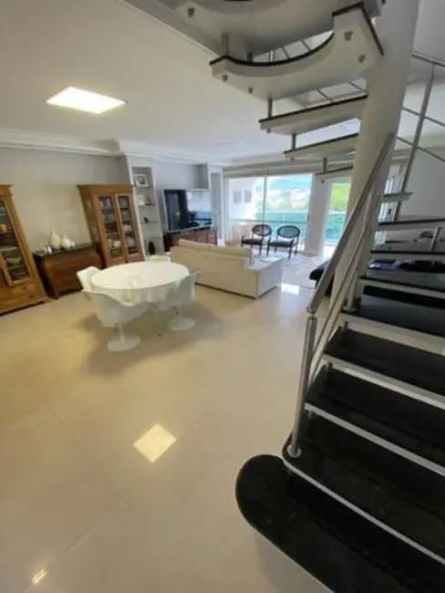 Foto 2 de Apartamento com 3 quartos à venda, 250m2 em Agronômica, Florianopolis - SC