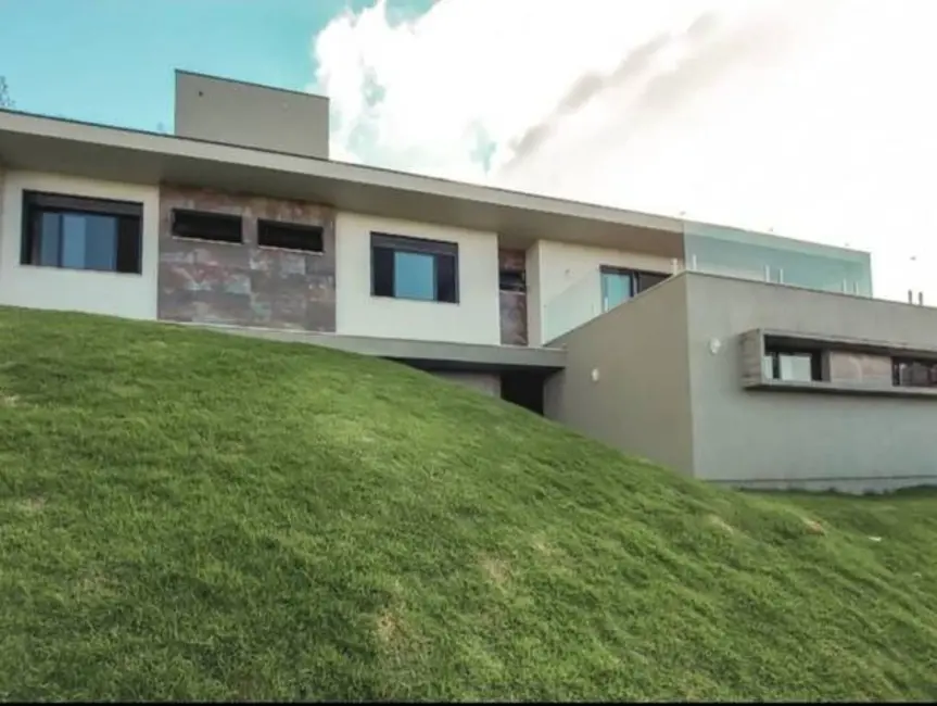 Foto 2 de Casa com 2 quartos à venda, 120m2 em Garopaba - SC