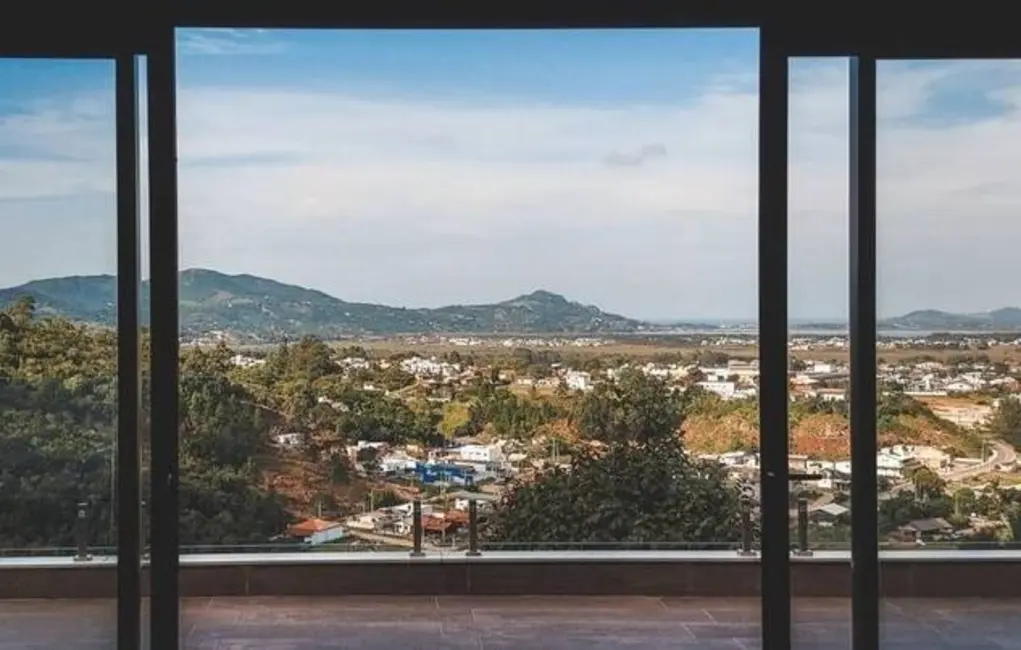 Foto 1 de Casa com 2 quartos à venda, 120m2 em Garopaba - SC