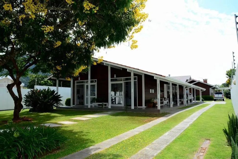 Foto 1 de Casa com 4 quartos à venda, 400m2 em Lagoa da Conceição, Florianopolis - SC