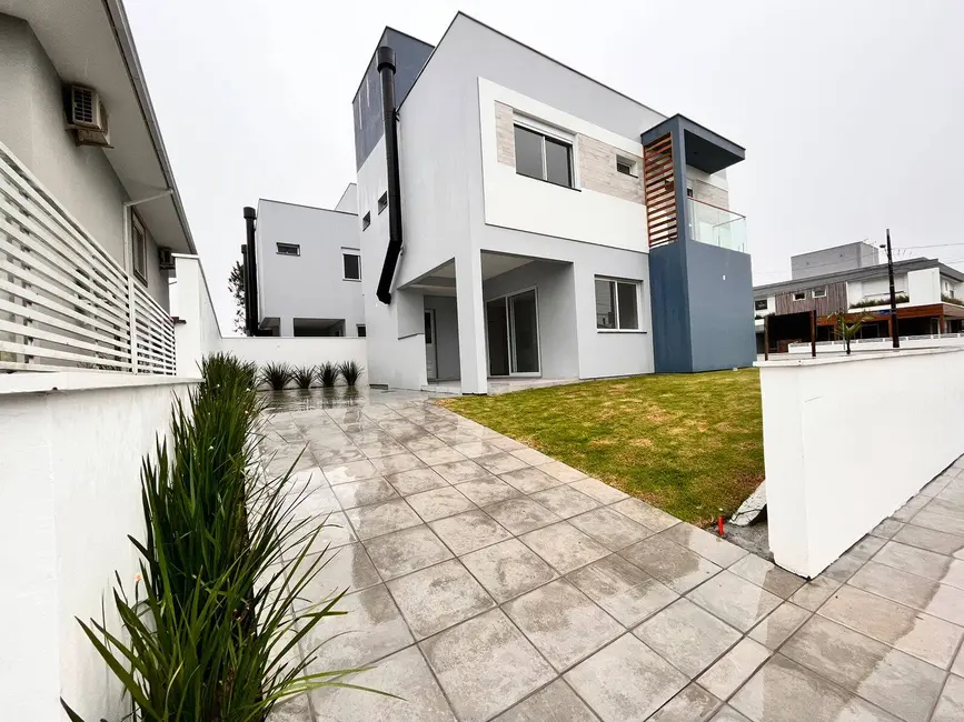 Foto 1 de Casa com 3 quartos à venda em Campeche, Florianopolis - SC