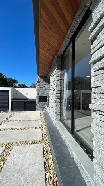 Casa com 3 quartos à venda em Campeche, Florianopolis - SC - imagem 4 Foto 4 de Casa com 3 quartos à venda em Campeche, Florianopolis - SC