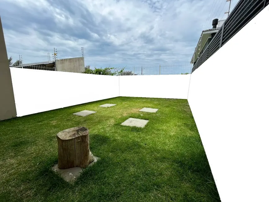 Casa com 3 quartos para alugar, 127m2 em Campeche, Florianopolis - SC - imagem 6 Foto 6 de Casa com 3 quartos para alugar, 127m2 em Campeche, Florianopolis - SC