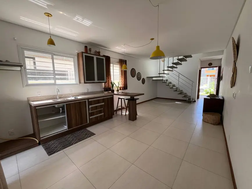 Foto 3 de Casa com 3 quartos para alugar, 127m2 em Campeche, Florianopolis - SC