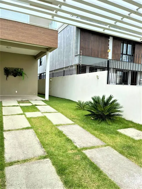 Casa com 3 quartos para alugar, 127m2 em Campeche, Florianopolis - SC - imagem 4 Foto 4 de Casa com 3 quartos para alugar, 127m2 em Campeche, Florianopolis - SC