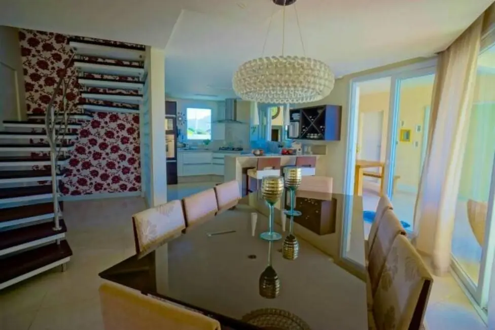 Casa com 4 quartos à venda e para alugar em Campeche, Florianopolis - SC - imagem 4 Foto 4 de Casa com 4 quartos à venda e para alugar em Campeche, Florianopolis - SC