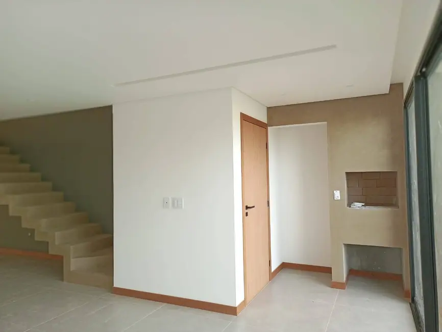 Foto 2 de Casa com 3 quartos à venda em Campeche, Florianopolis - SC