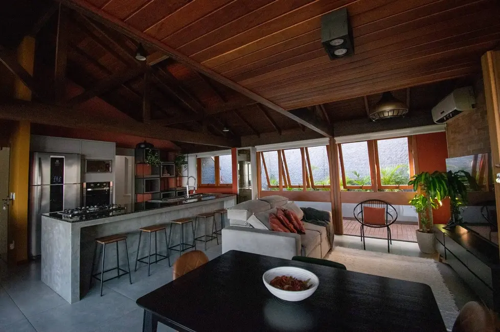 Casa com 3 quartos à venda em Lagoa da Conceição, Florianopolis - SC - imagem 5 Foto 5 de Casa com 3 quartos à venda em Lagoa da Conceição, Florianopolis - SC