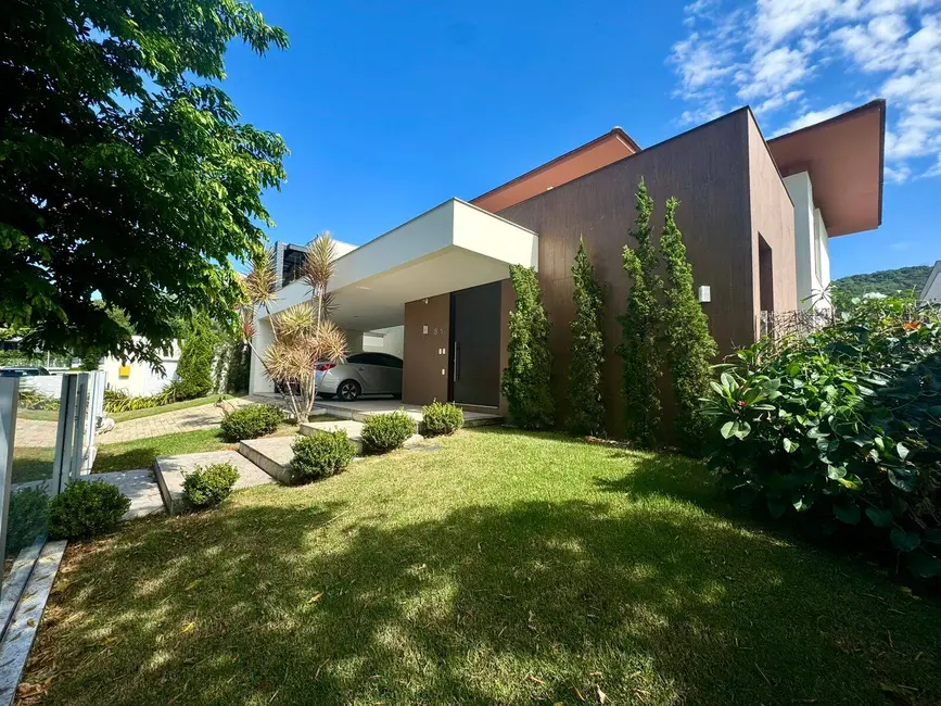 Foto 1 de Casa com 5 quartos à venda e para alugar, 455m2 em Lagoa da Conceição, Florianopolis - SC