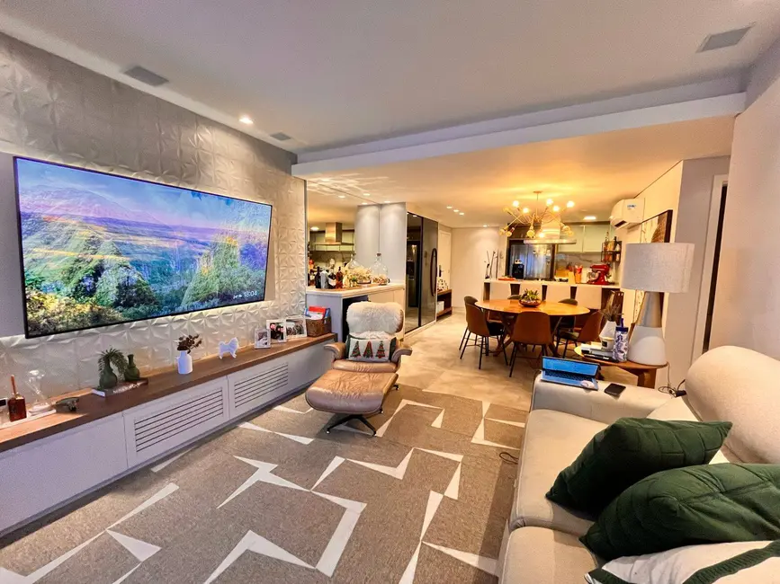 Apartamento com 3 quartos à venda, 140m2 em Abraão, Florianopolis - SC - imagem 5 Foto 5 de Apartamento com 3 quartos à venda, 140m2 em Abraão, Florianopolis - SC