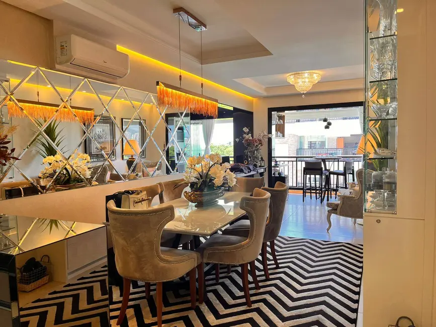 Apartamento com 3 quartos à venda, 130m2 em Abraão, Florianopolis - SC - imagem 5 Foto 5 de Apartamento com 3 quartos à venda, 130m2 em Abraão, Florianopolis - SC