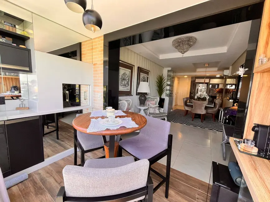 Apartamento com 3 quartos à venda, 130m2 em Abraão, Florianopolis - SC - imagem 6 Foto 6 de Apartamento com 3 quartos à venda, 130m2 em Abraão, Florianopolis - SC