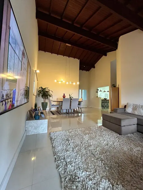 Casa com 4 quartos à venda, 258m2 em Observatório, Vinhedo - SP - imagem 8 Foto 8 de Casa com 4 quartos à venda, 258m2 em Observatório, Vinhedo - SP