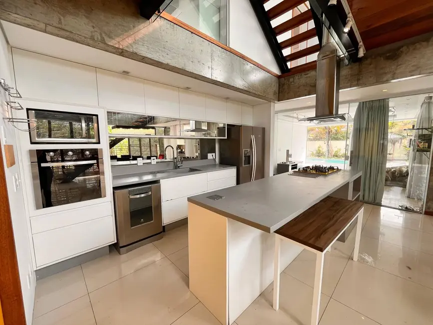 Casa com 3 quartos à venda em Morro das Pedras, Florianopolis - SC - imagem 2 Foto 2 de Casa com 3 quartos à venda em Morro das Pedras, Florianopolis - SC