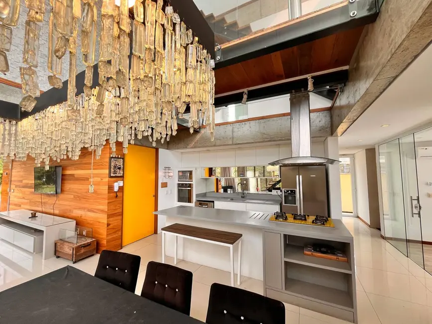 Casa com 3 quartos à venda em Morro das Pedras, Florianopolis - SC - imagem 1 Foto 1 de Casa com 3 quartos à venda em Morro das Pedras, Florianopolis - SC