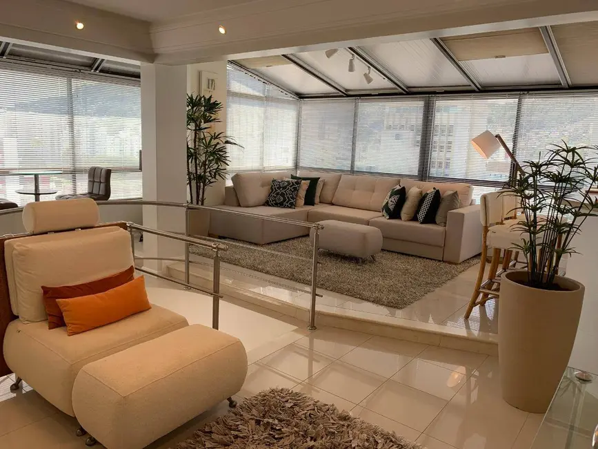 Apartamento com 3 quartos à venda, 203m2 em Centro, Florianopolis - SC - imagem 6 Foto 6 de Apartamento com 3 quartos à venda, 203m2 em Centro, Florianopolis - SC