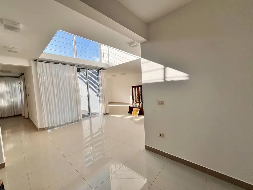Foto 2 de Casa com 3 quartos à venda e para alugar em Campeche, Florianopolis - SC