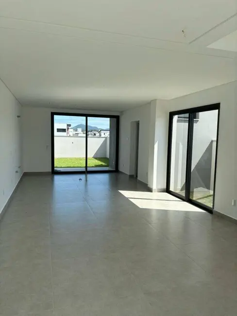 Foto 2 de Casa com 3 quartos à venda em Campeche, Florianopolis - SC