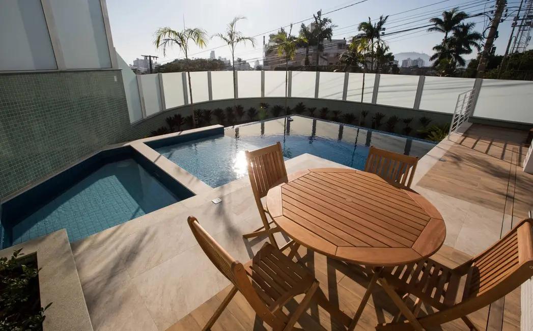Foto 1 de Apartamento com 3 quartos à venda, 132m2 em Estreito, Florianopolis - SC