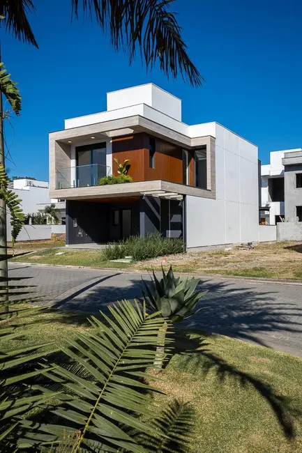 Casa com 3 quartos à venda, 187m2 em Beira Rio, Biguacu - SC - imagem 4 Foto 4 de Casa com 3 quartos à venda, 187m2 em Beira Rio, Biguacu - SC