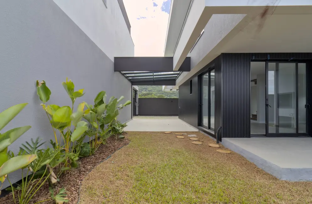 Foto 1 de Casa com 3 quartos à venda, 256m2 em Lagoa da Conceição, Florianopolis - SC