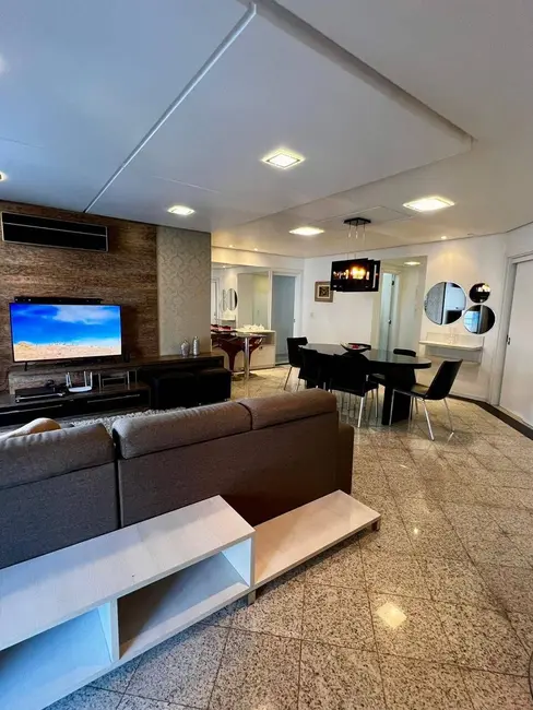 Apartamento com 4 quartos à venda, 152m2 em Centro, Florianopolis - SC - imagem 3 Foto 3 de Apartamento com 4 quartos à venda, 152m2 em Centro, Florianopolis - SC