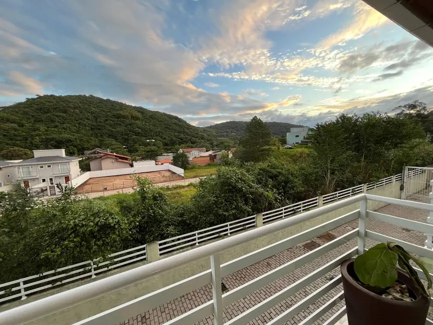 Foto 1 de Casa com 2 quartos à venda, 67m2 em Rio Tavares, Florianopolis - SC