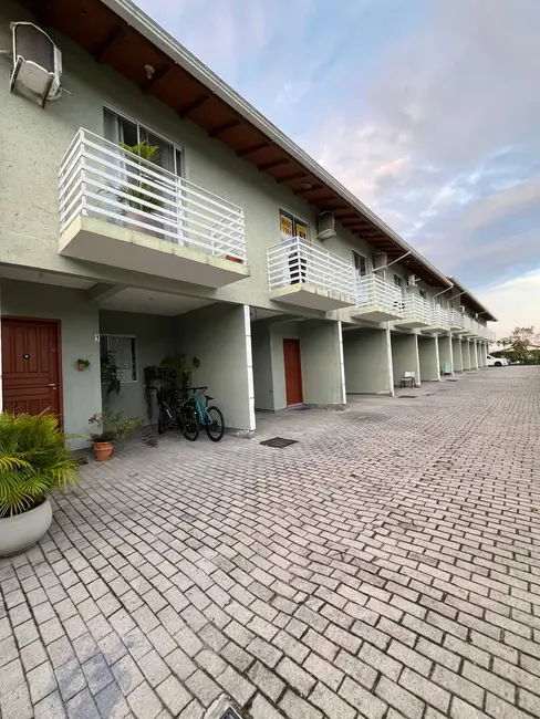 Foto 3 de Casa com 2 quartos à venda, 67m2 em Rio Tavares, Florianopolis - SC