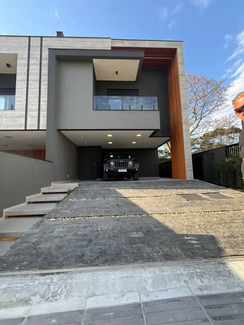Foto 1 de Casa com 3 quartos à venda em Rio Tavares, Florianopolis - SC