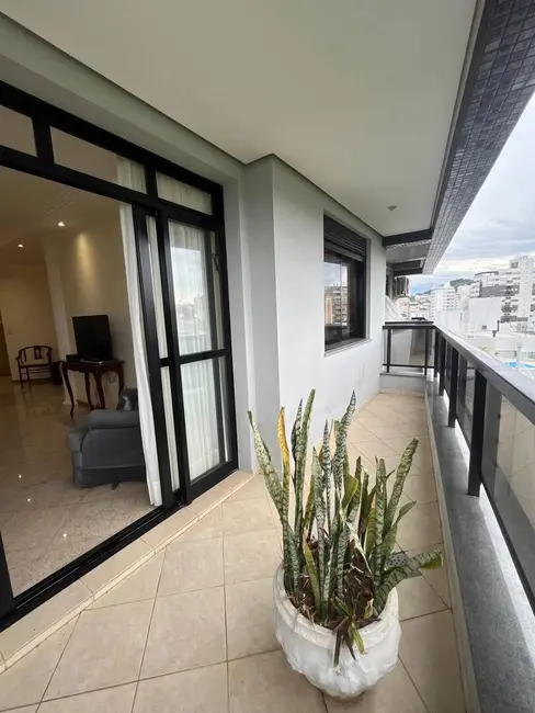 Apartamento com 4 quartos para alugar, 138m2 em Coqueiros, Florianopolis - SC - imagem 9 Foto 9 de Apartamento com 4 quartos para alugar, 138m2 em Coqueiros, Florianopolis - SC